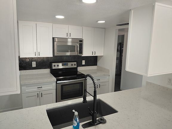 2nd image of 3903 S Juniper St