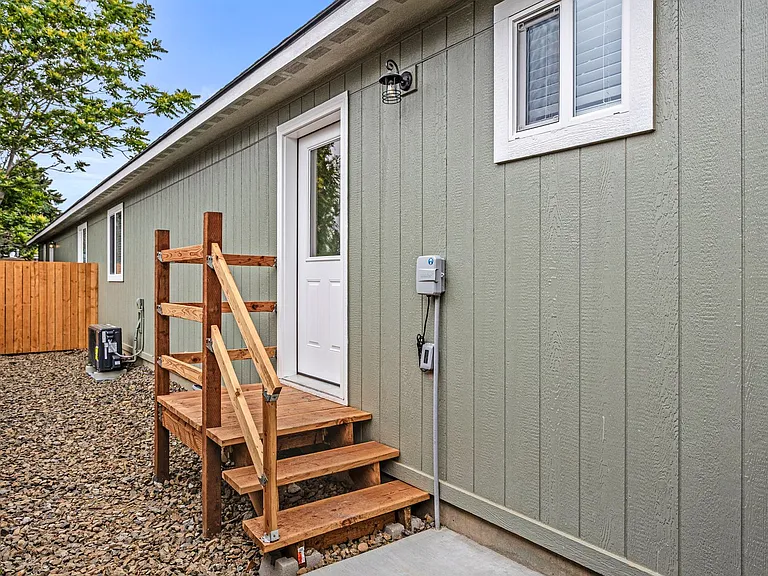1302 S 14th Ave — Photo 28