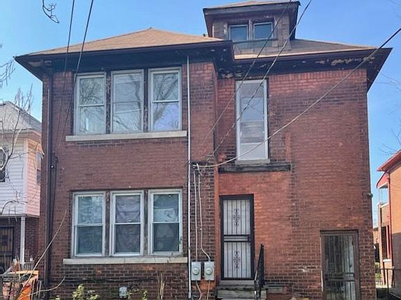 2nd image of 2691 Pasadena St #1
