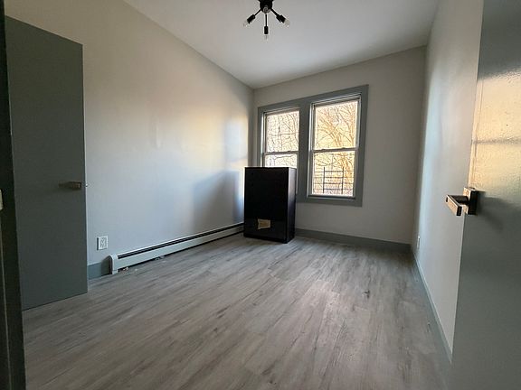 4th image of 1607 Kennedy Blvd #2