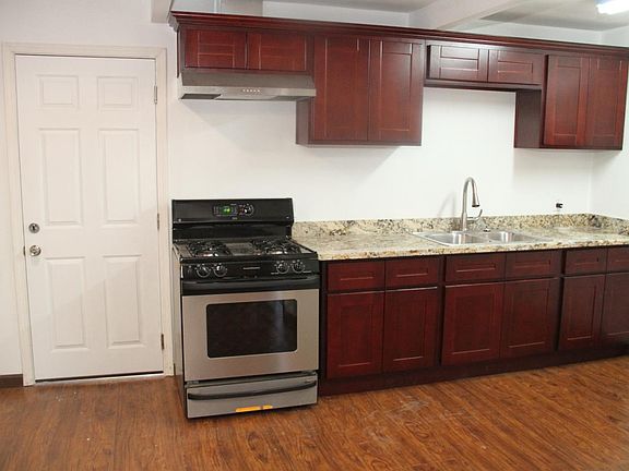 3rd image of 14191 Woodhaven Dr