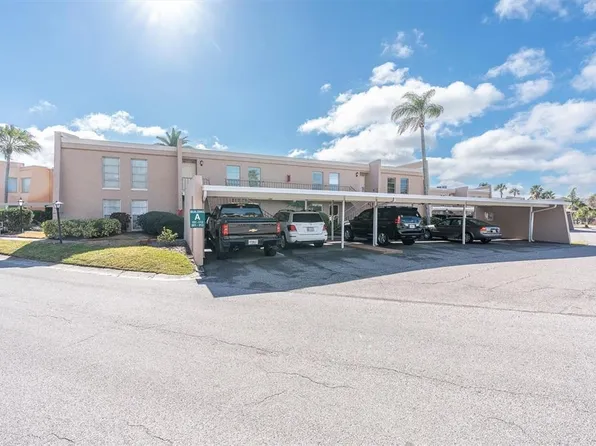 225 Country Club Dr APT A203, Largo, FL 33771