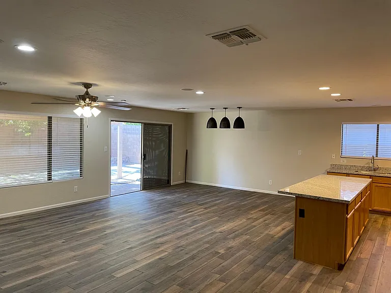 8744 W Lone Cactus Dr — Photo 10