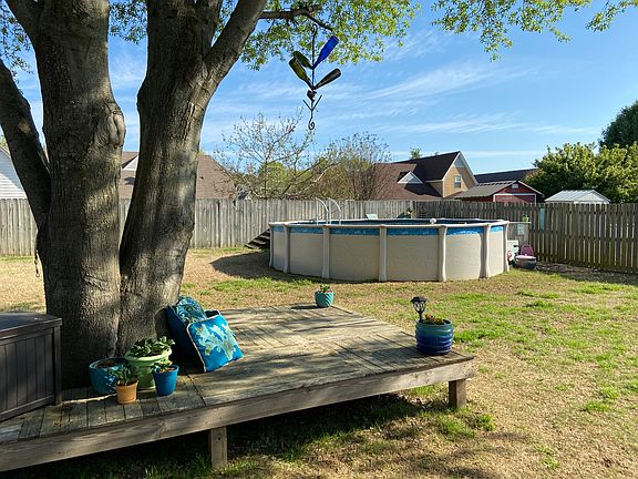 3rd image of 2356 Greencliff Dr