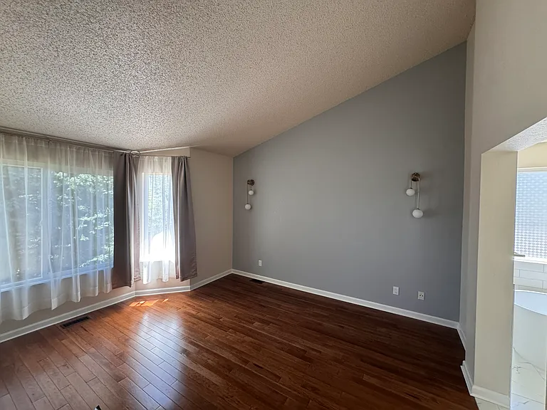 5618 S Swadley Ct — Photo 9