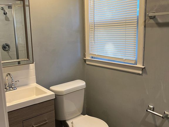 5th image of 5634 Woodland Ave
