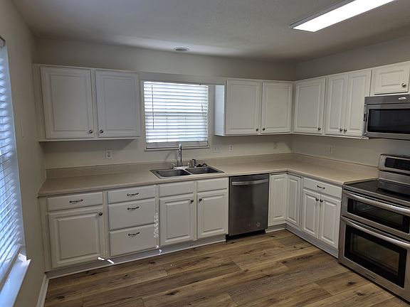 4th image of 9837 Crested Butte Ln