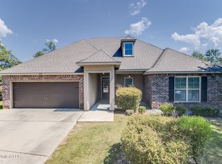 7501 Saints Cir, Ocean Springs, MS 39564