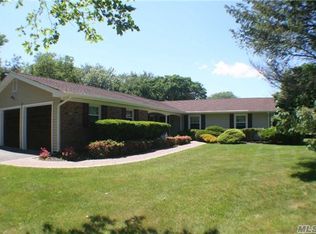 22 Meadow Dr, Stony Brook, NY 11790