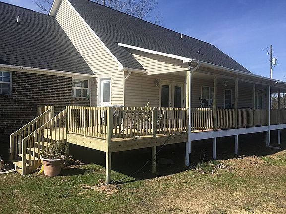 Currently has handicap ramp