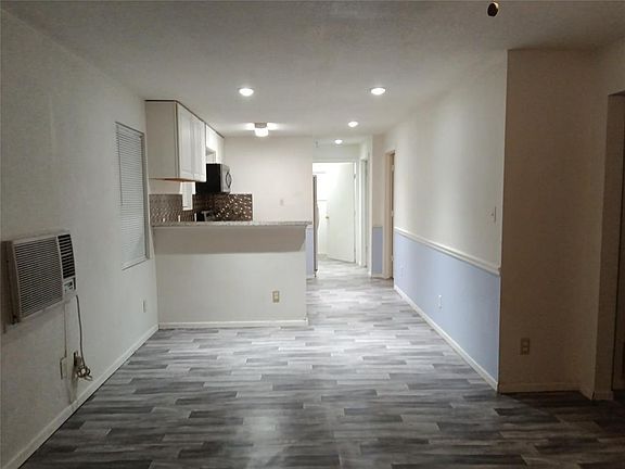 5th image of 468 W Washington St