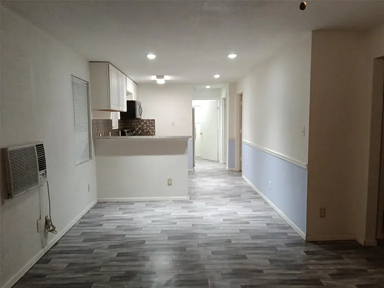 468 W Washington St — Photo 5