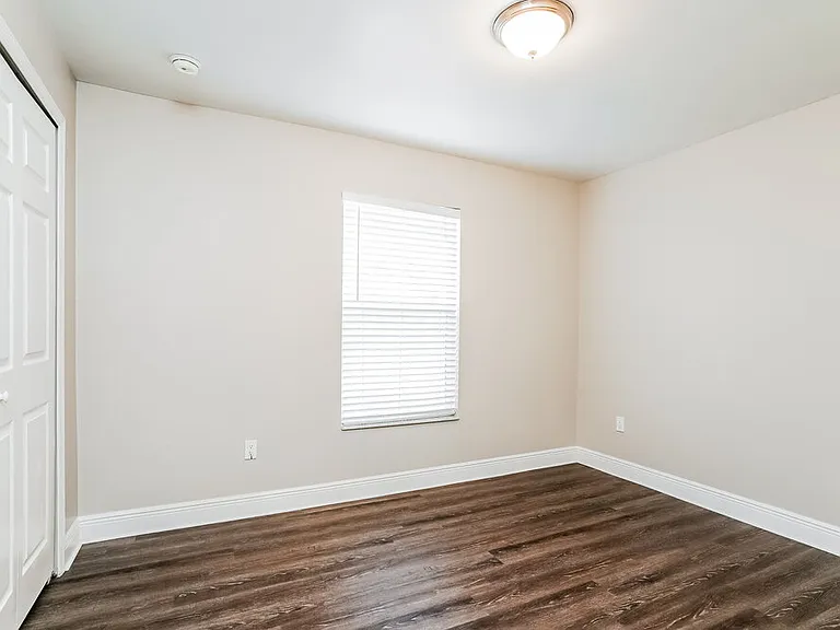 3421 33rd St SW — Photo 10