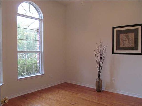 5th image of 776 Waterview Cove Dr