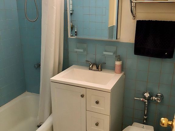 5th image of 229 E 29th St APT 4B