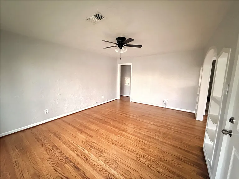 914 Bunton St #914 — Photo 5