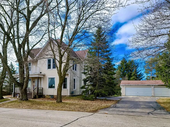 6329 Nabob DRIVE, West Bend, WI 53095