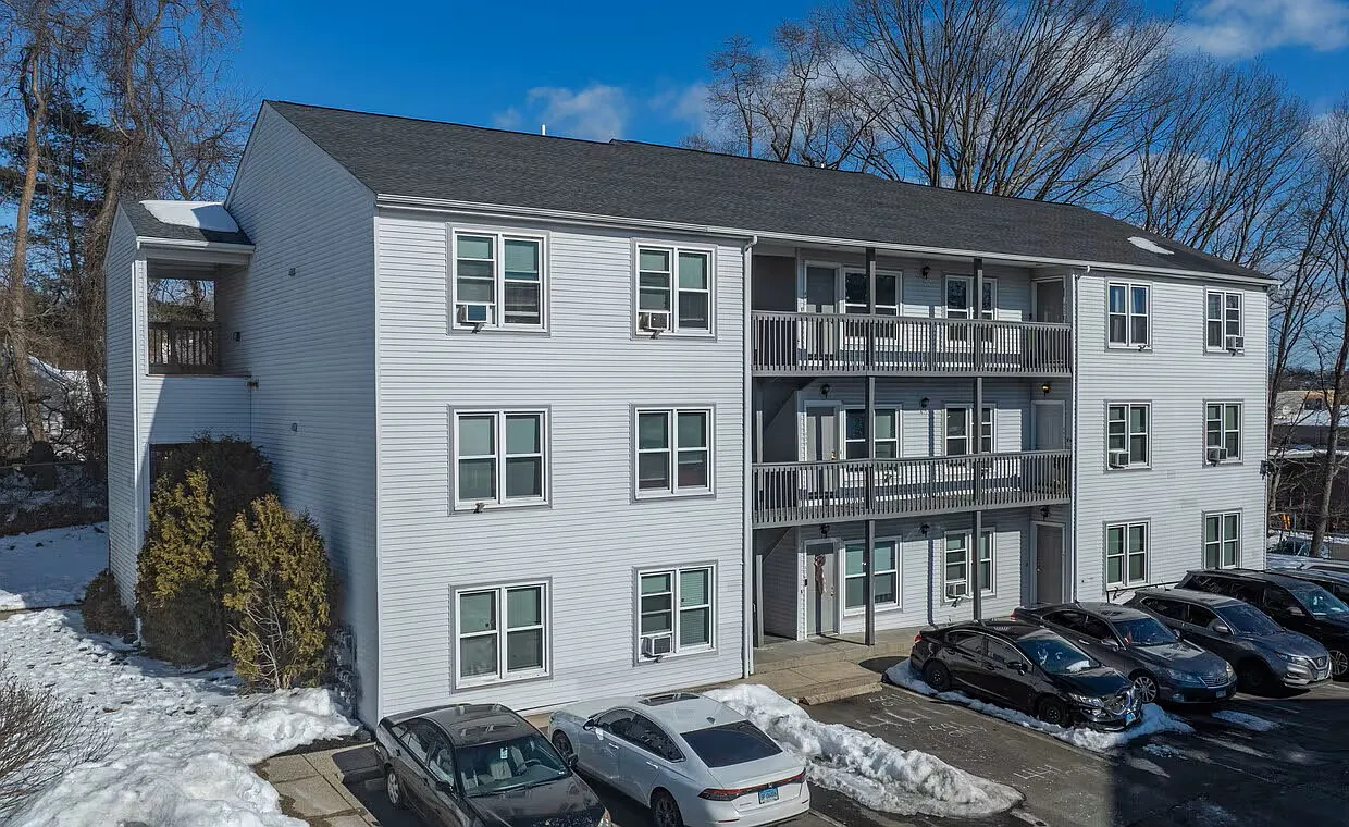 Oak Knoll Apartments — Photo 4