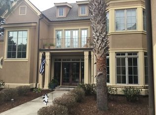 2 Stuart Pl, Hilton Head Island, SC 29928