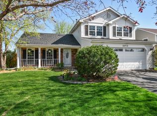 1073 Hill Crest Dr, Carol Stream, IL 60188