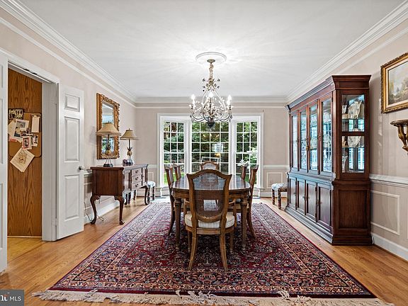 5th image of 9708 Holloway Hill Ct