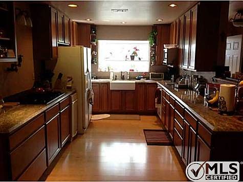 5th image of 1620 Oak Hill Dr