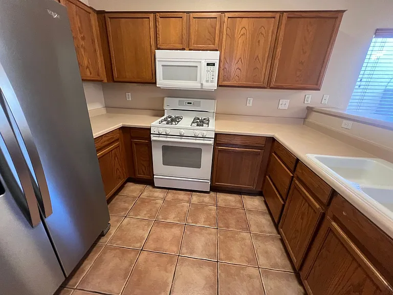 8829 Rising Creek Ct — Photo 21
