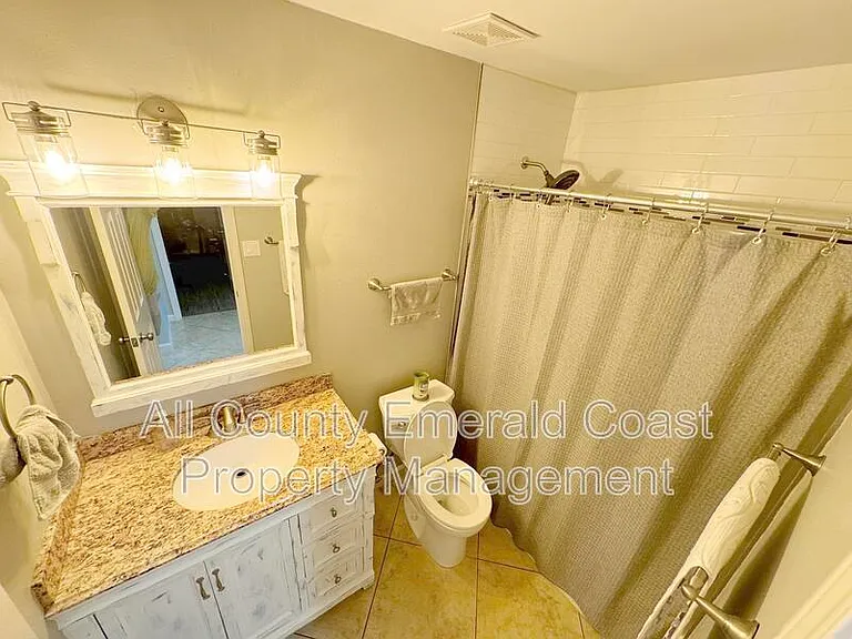 915 Emily Cir — Photo 25