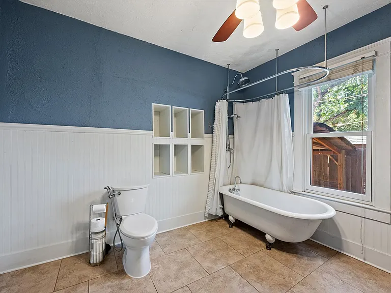 3917 S Acoma St — Photo 13