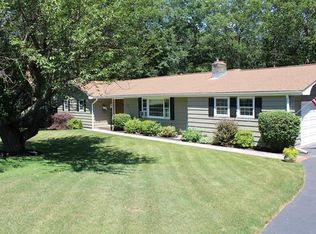 39 Dogwood Dr, Shelton, CT 06484