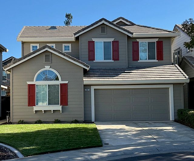 Cul-de-sac location-easy access to Hwy 80 and shopping