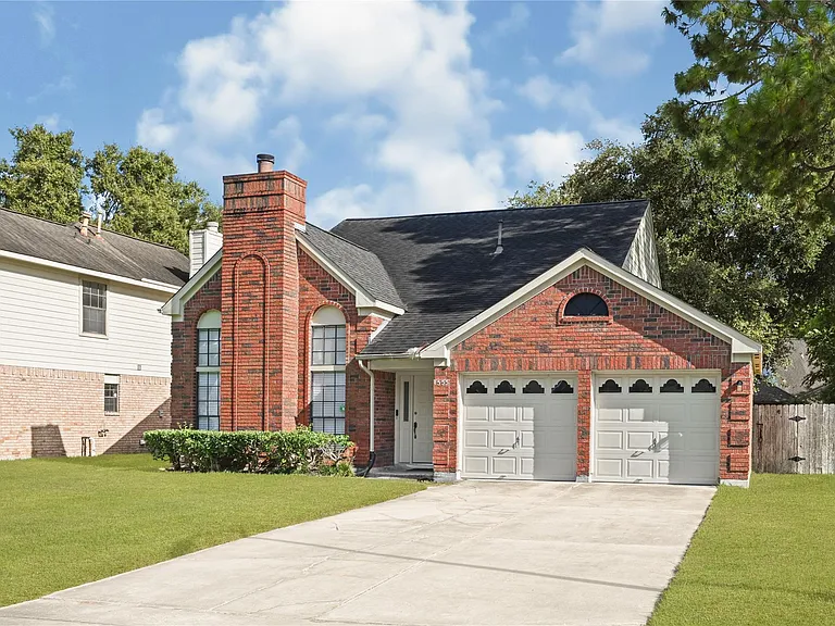 1555 Hillside Elm St — Photo 1