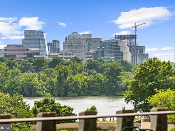 2500 Virginia Ave NW #404, Washington, DC 20037