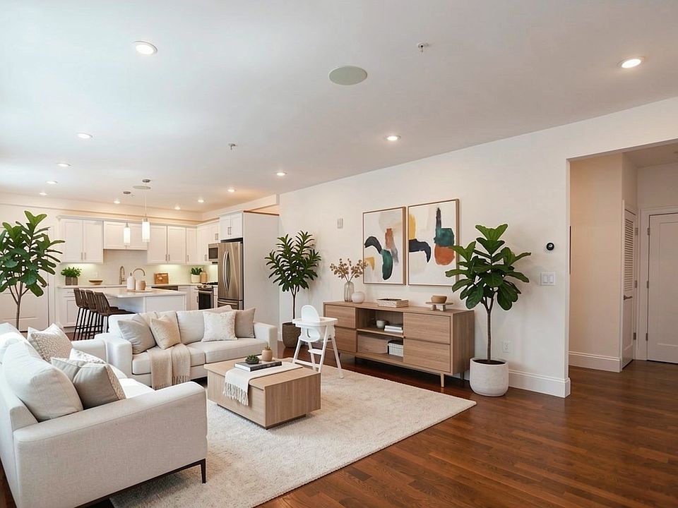 1st image of 76 Flint St #1