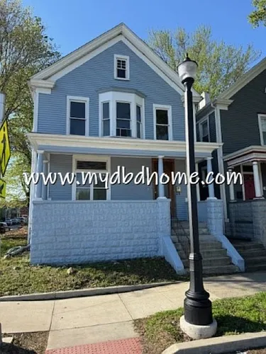 901 W Main St Photo 1