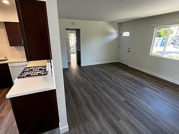 3rd image of 1080 Gardena Rd