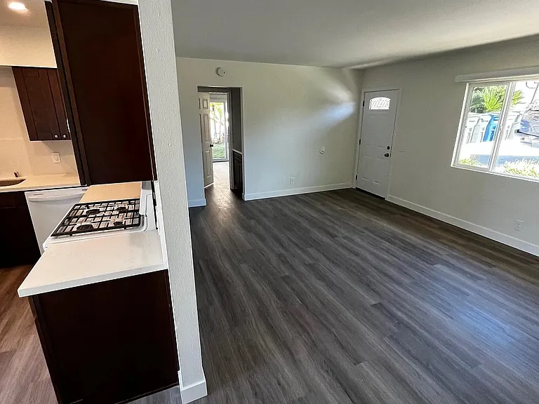 1080 Gardena Rd — Photo 3
