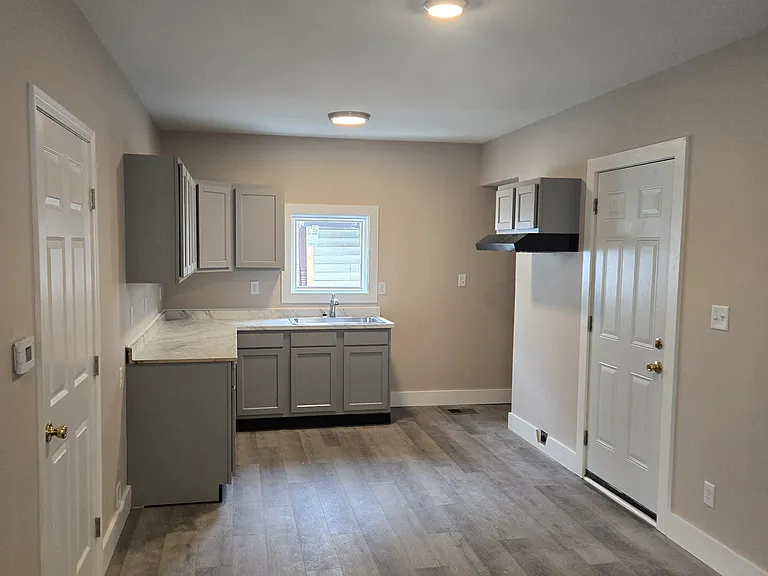 2327 Ackerman Ct — Photo 3