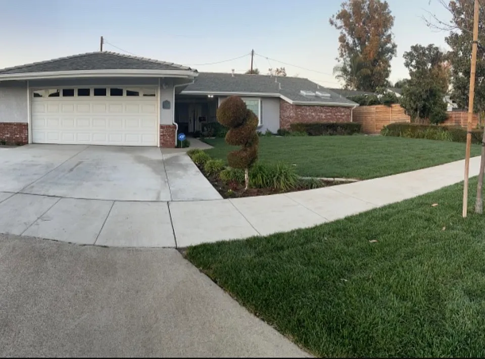 1037 E Fairway Dr