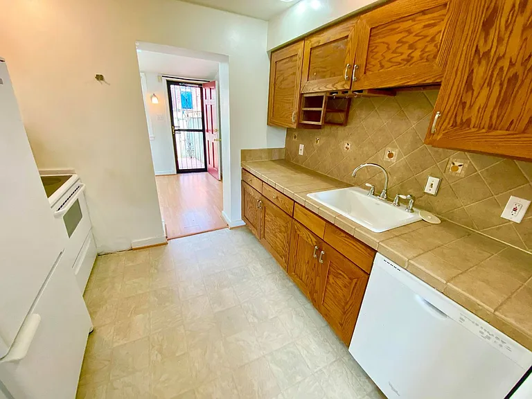 666 Melvin Dr — Photo 6