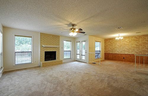 3rd image of 3400 Monument Dr