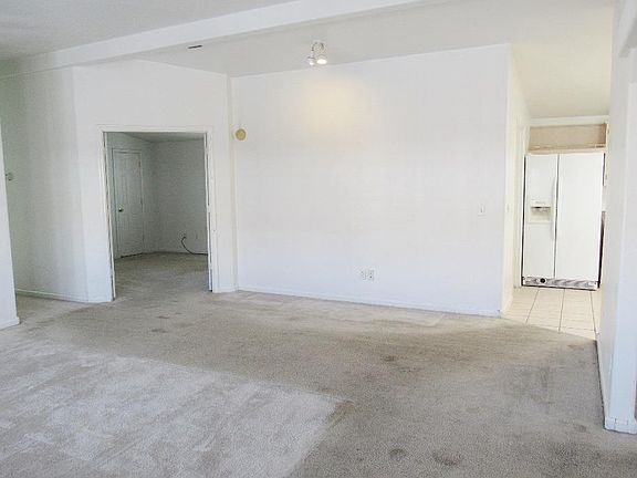 4th image of 1225 Vienna Dr Space 399