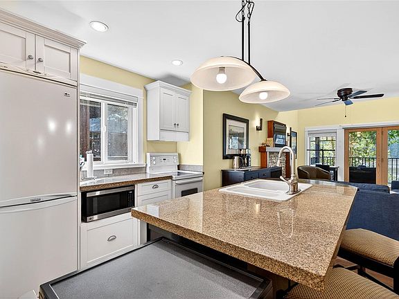 4th image of 315 Robinson Rd #37