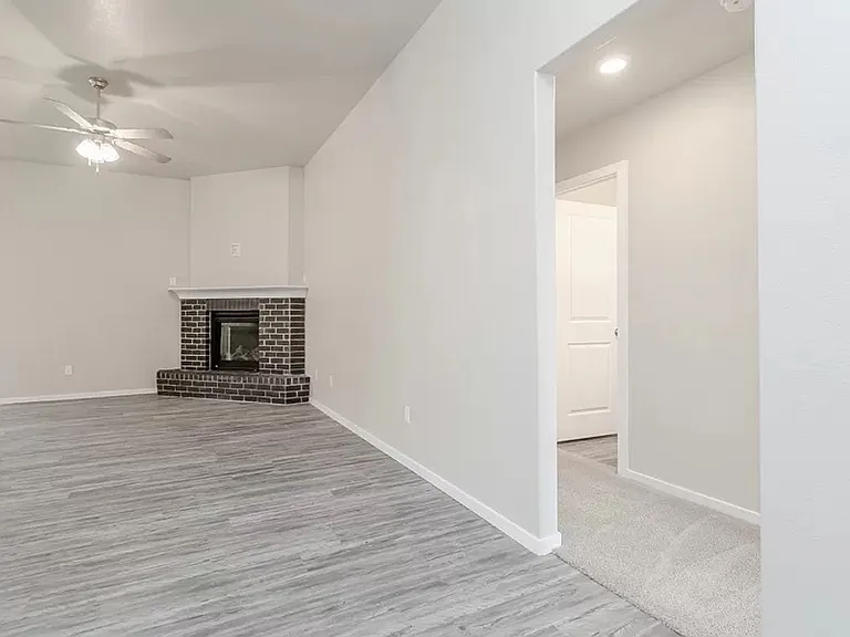 1912 Crescent Pl #1118 — Photo 2