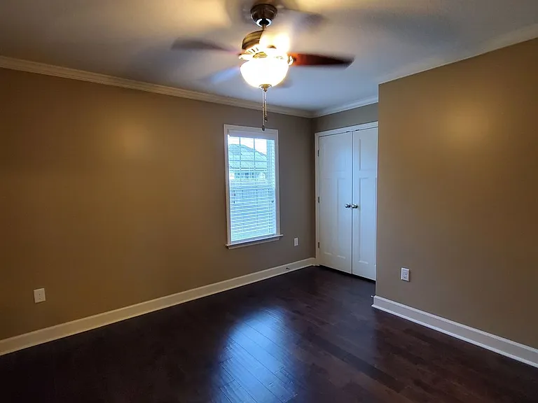 518 Barnside Ln — Photo 15