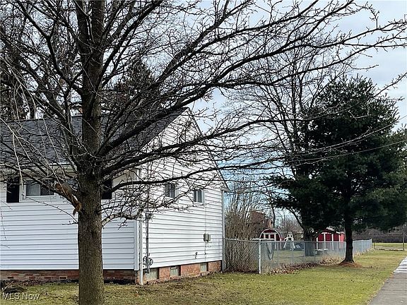 2nd image of 11767 Meadowbrook Dr