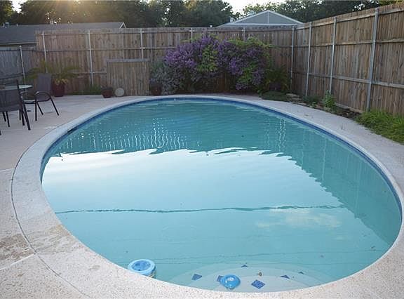 5th image of 3139 Furneaux Ln
