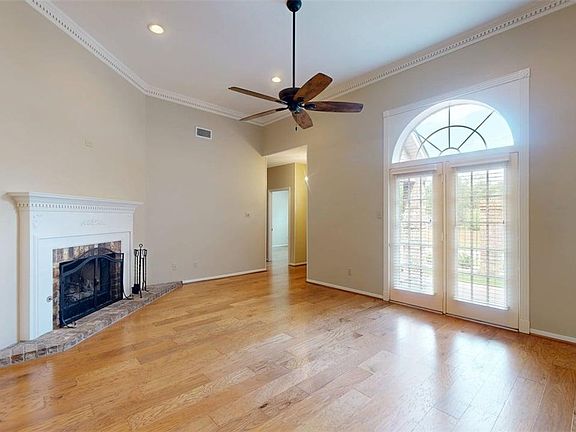 4th image of 705 Walker St