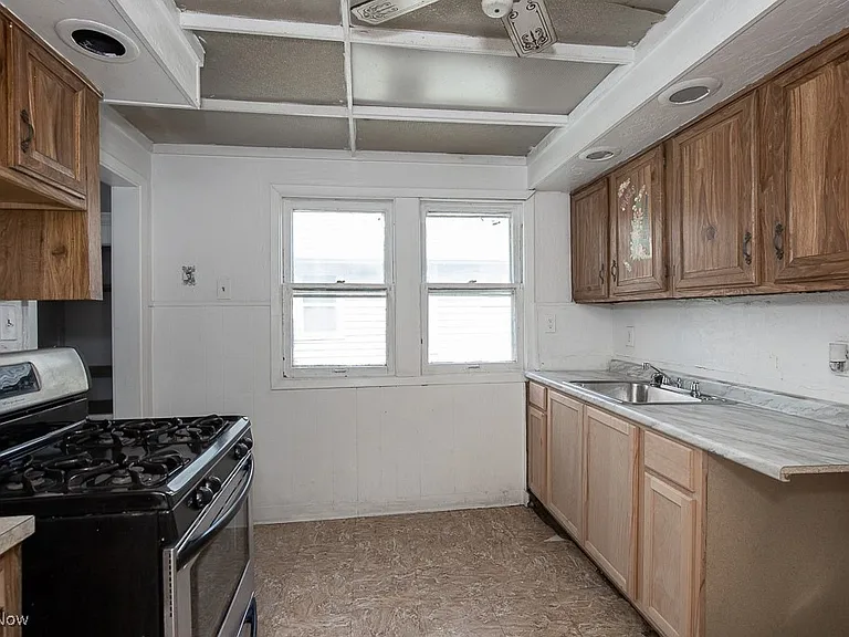 11515 Hopkins Ave #2 — Photo 4