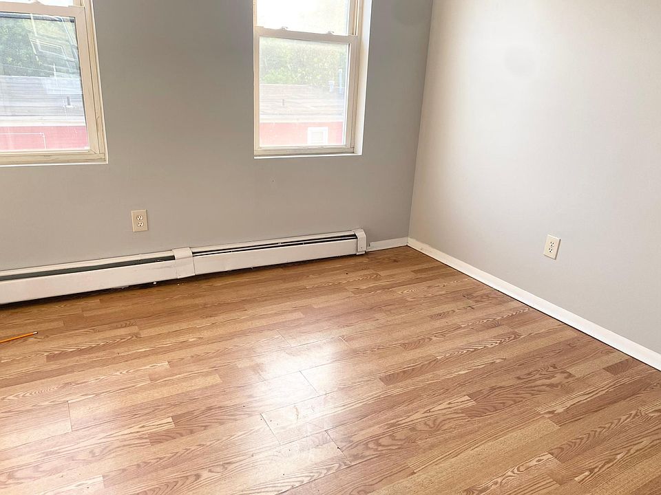 2nd image of 538 Gregory St Floor 3